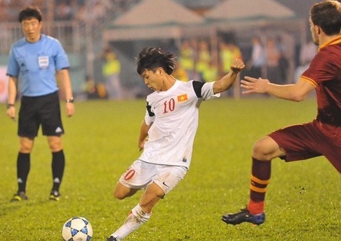 U19 Việt Nam mới chỉ đang... ‘chơi bóng’!