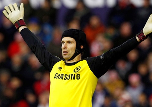 Petr Cech trở thành 'gác đền huyền thoại' của Chelsea