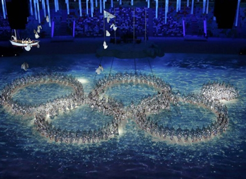 Ngỡ ngàng nước Nga: Tái hiện sự cố 5 vòng tròn Olympic ở lễ bế mạc