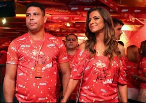 Ronaldo 'béo' trở thành chủ đề lễ hội carnival