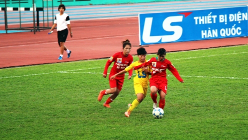 Giải bóng đá nữ Vô địch quốc gia: Phong Phú Hà Nam lên ngôi đầu bảng