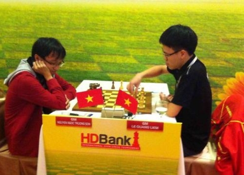 Đánh bại Quang Liêm, Trường Sơn lên ngôi đầu giải cờ vua HDBank 2014