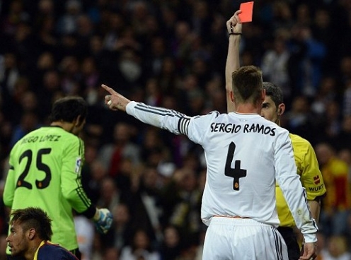 VIDEO Ramos nhận thẻ đỏ oan vì Neymar việt vị