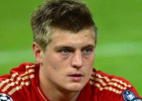 Kroos và Bayern vẫn bế tắc, MU mừng ra mặt