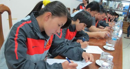 ĐT nữ Việt Nam được tư vấn dinh dưỡng trước khi lên đường tập huấn