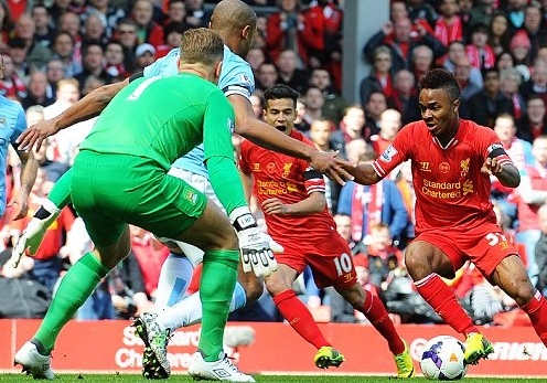Kompany mắc sai lầm khiến Man City ôm hận trước Liverpool