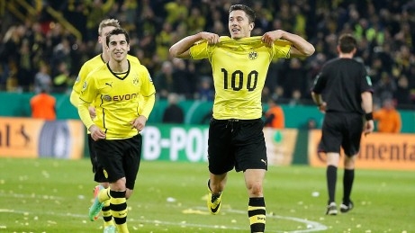 Lewandowski ghi bàn thứ 100, Dortmund vào chung kết Cúp QG Đức