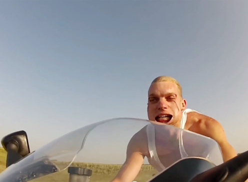 Video đua xe: Cận cảnh gương mặt khi phóng xe với tốc độ 250 km/h