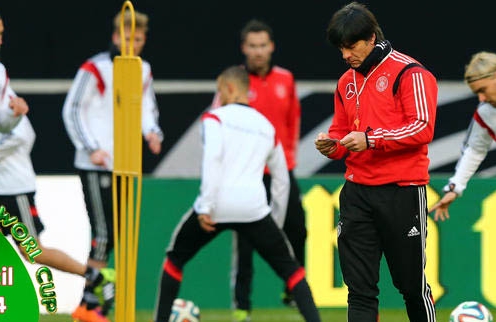 Bayern bị loại sớm, Joachim Loew mừng thầm!
