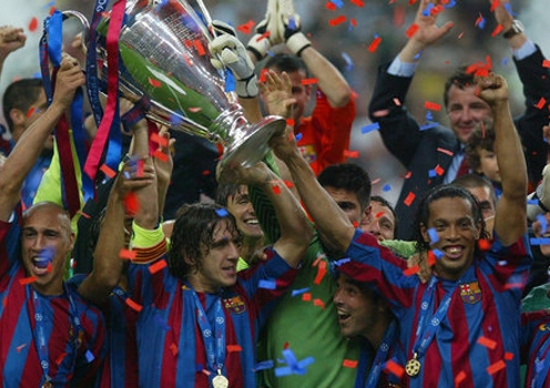 Carles Puyol và 8 khoảnh khắc khó quên tại Barcelona