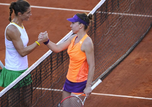 Roland Garros 2014: Hạ Petkovic, 'tiểu Serena' gặp Masha tại chung kết