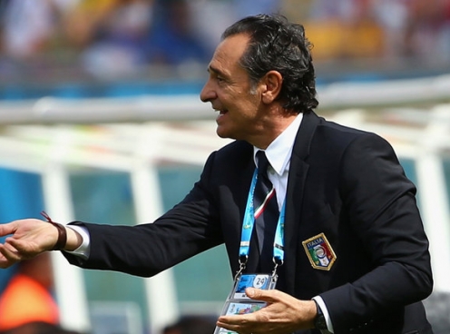 HLV của Italia từ chức sau thất bại trước Uruguay