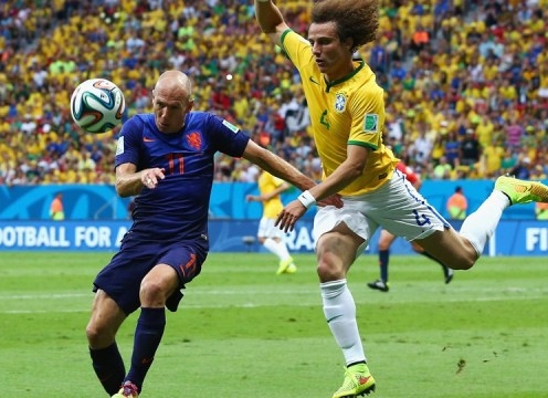 VIDEO: Cả 3 bàn thắng của Hà Lan vào lưới Brazil đều có dấu giày của Robben