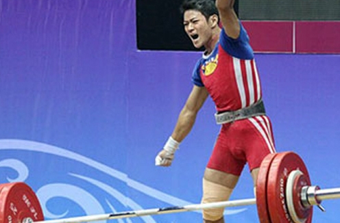 Trước thềm Asiad 2014, VĐV Thạch Kim Tuấn nhận liều 'doping' lớn