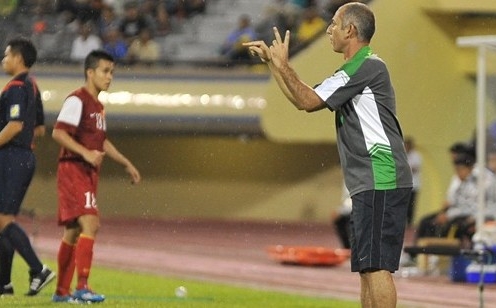 HLV Guillaume: 'Trọng tài không muốn U19 Việt Nam chiến thắng'