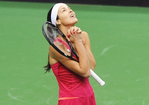 Cincinnati Masters 2014: Đánh bại Sharapova, Ivanovic gặp Serena tại CK