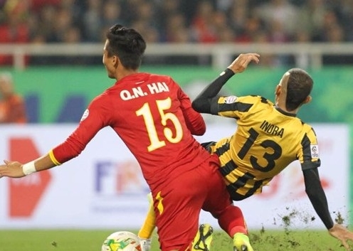 Hàng thủ Việt Nam chơi như mơ ngủ trước Malaysia