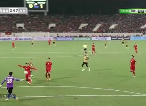 VIDEO: 2 bàn thua 'nghiệp dư' của thủ môn Nguyên Mạnh ở AFF Cup 2014