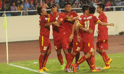 Đội bóng nào đang ghi nhiều bàn thắng nhất ở AFF Cup 2014?