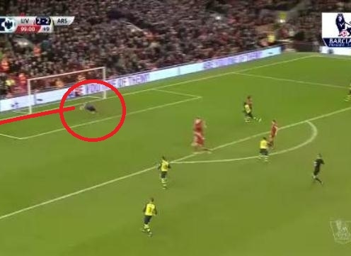 VIDEO: Thủ môn Jones giúp Liverpool thoát thua ngoạn mục ở phút 90+9