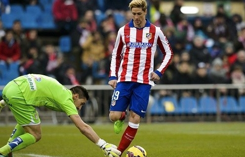 Torres mờ nhạt, Atletico vẫn đánh bại Granada