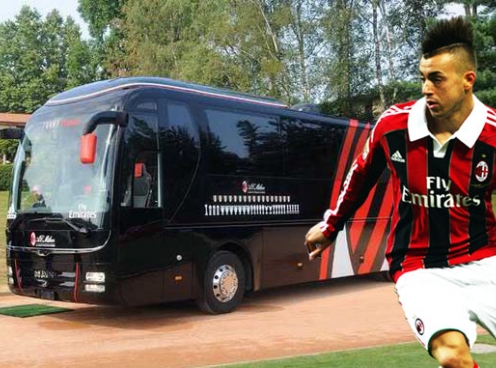 ‘Đói’ tiền, AC Milan phải bán cả xe bus của CLB