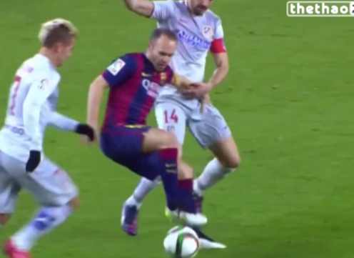 VIDEO: Cận cảnh pha lừa bóng sở trường của Iniesta vs Atletico