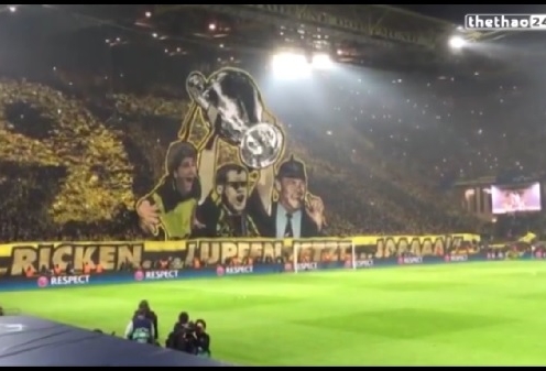 VIDEO: Màn trình diễn ấn tượng trên khán đài của các CĐV Dortmund