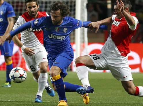 VIDEO: 3 cú chuyền bóng thiên tài của Pirlo vs Monaco