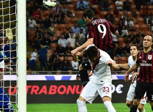 Video clip bàn thắng: AC Milan 2-1 AS Roma (VĐQG Italia 2014/15)