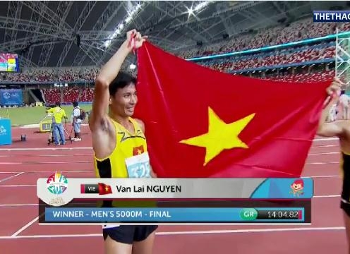 Video SEA Games 28: Nguyễn Văn Lai giành HCV, phá kỷ lục đường chạy 5000m nam