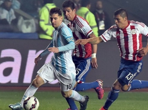 VIDEO: Màn trình diễn thiên tài của Messi trước Paraguay