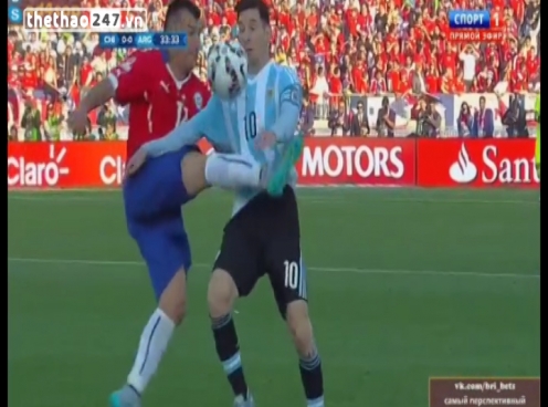 VIDEO: Tình huống Messi bị cầu thủ Chile đá thẳng vào bụng