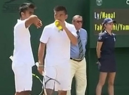 VIDEO: Lý Hoàng Nam giành chiến thắng ở tứ kết giải trẻ Wimbledon