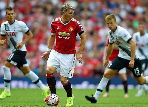 VIDEO: Màn ra mắt Premier League của Schweinsteiger trong màu áo MU