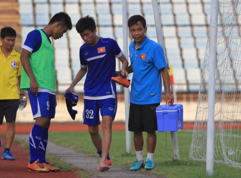 Thắng Lào, U19 Việt Nam vẫn bị chê trách