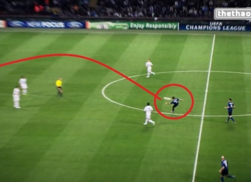 VIDEO: Chiêm ngưỡng 5 bàn thắng đẹp mắt được ghi từ giữa sân