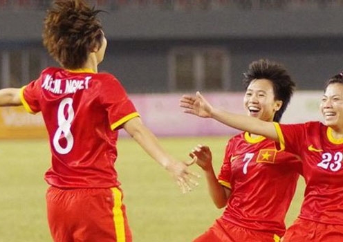 Thắng đậm Myanmar 4-2, nữ VN vươn lên vị trí thứ ba