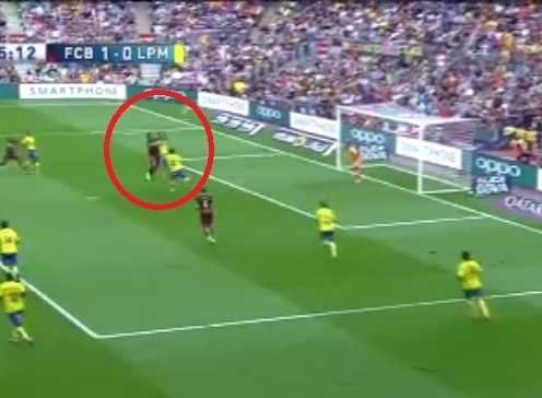 VIDEO: Suarez bật cao đánh đầu tung lưới Las Palmas