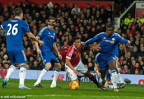 Tranh cãi: 3 tình huống Man Utd đòi hưởng phạt đền trước Chelsea