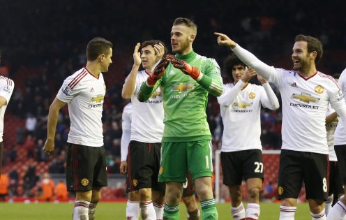 HLV Van Gaal hạ thấp công lao của De Gea