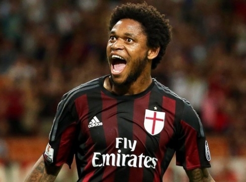 CHÍNH THỨC: AC Milan bán tiền đạo mới mua về đầu hè