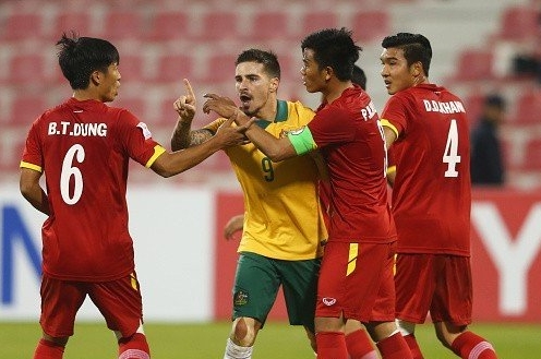 VIDEO: Những pha bóng thô bạo ở trận U23 Việt Nam - U23 Australia