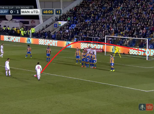 VIDEO: Kiệt tác sút phạt khiến thủ môn đứng nhìn của Juan Mata