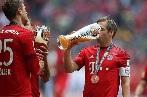 Khám phá mới: Bia là một thứ ‘doping’ lợi hại trong bóng đá
