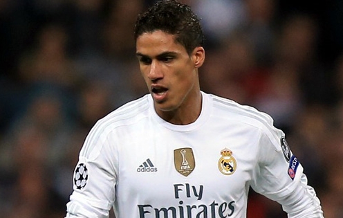 Raphael Varane trên đường gia nhập Man Utd