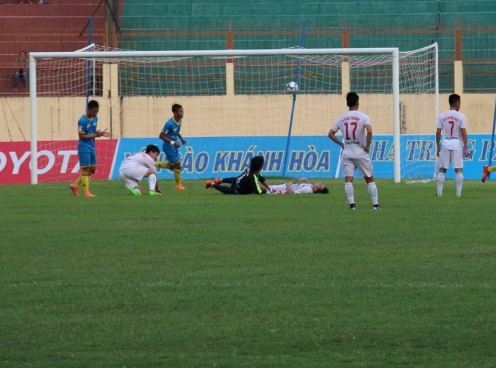 S. Khánh Hòa dễ dàng đè bẹp Hoàng Anh Gia Lai