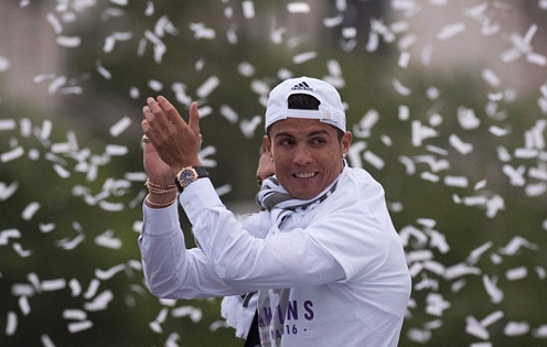 Real Madrid và biển người ăn mừng chức vô địch Champions League
