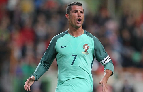 Ronaldo gửi thông điệp mạnh mẽ trước trận gặp Ba Lan
