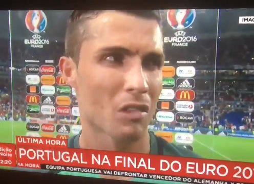 VIDEO: Ronaldo xúc động suýt khóc khi phát biểu sau trận bán kết